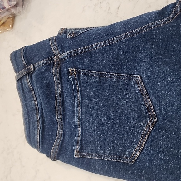 [Old Navy] High-Waisted Rockstar 360 Stretch Super Skinny Ripped Jeans - Picture 8 of 8